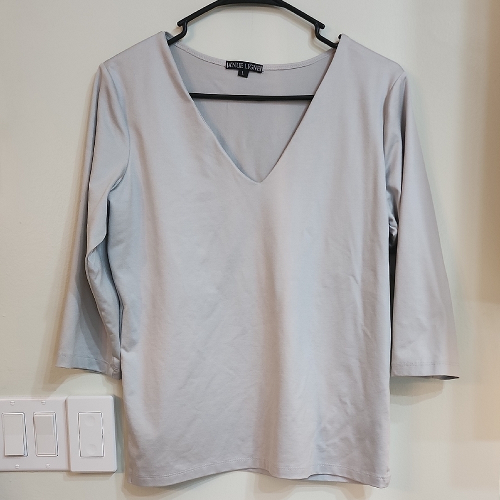 V-Neck Gray Women's Top 🛍